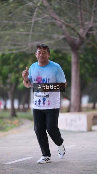 Runner Photo 4323265