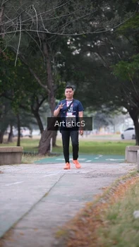 Runner Photo 4323266