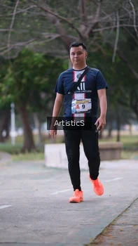 Runner Photo 4323270