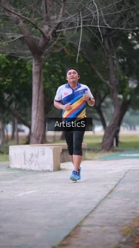 Runner Photo 4323272