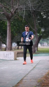 Runner Photo 4323274