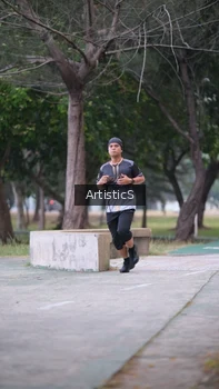 Runner Photo 4323276