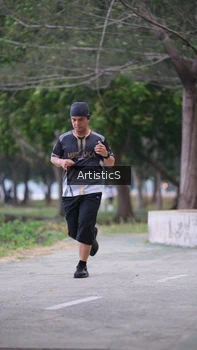 Runner Photo 4323277