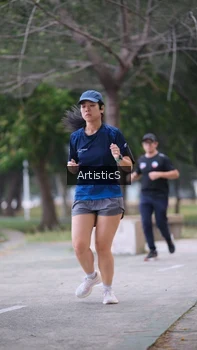 Runner Photo 4323282