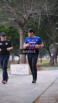 Runner Photo 4323285