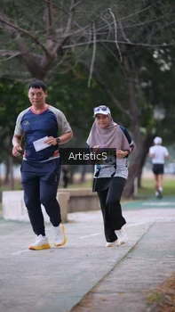 Runner Photo 4323299