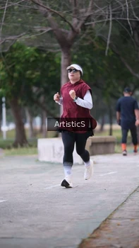 Runner Photo 4323311