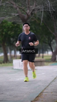 Runner Photo 4323337