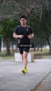 Runner Photo 4323338