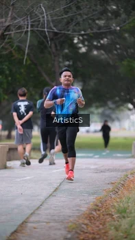 Runner Photo 4323352