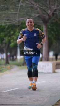 Runner Photo 4323359