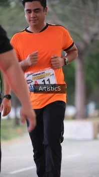 Runner Photo 4323372