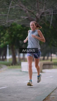 Runner Photo 4323373