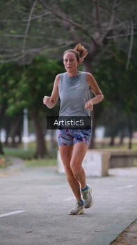 Runner Photo 4323374