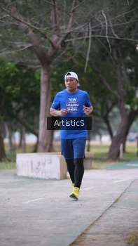 Runner Photo 4323375