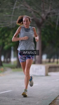 Runner Photo 4323376