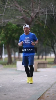 Runner Photo 4323378