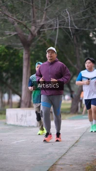 Runner Photo 4323380