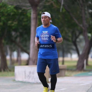 Runner Photo 4323381