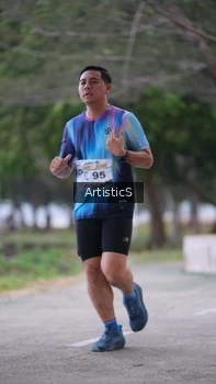 Runner Photo 4323382