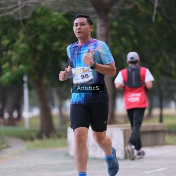 Runner Photo 4323383