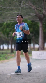 Runner Photo 4323384