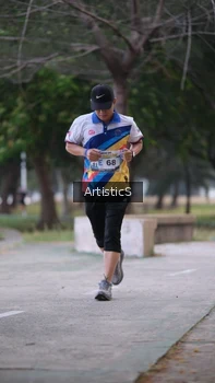 Runner Photo 4323386