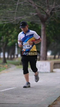 Runner Photo 4323390