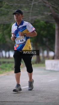 Runner Photo 4323393