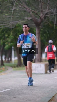 Runner Photo 4323394