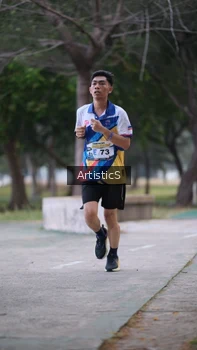 Runner Photo 4323395