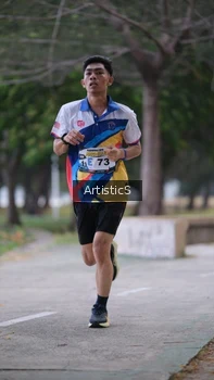 Runner Photo 4323398