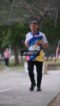 Runner Photo 4323402