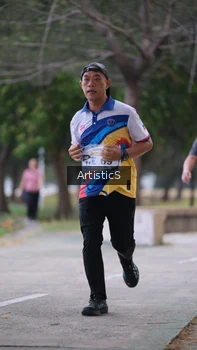 Runner Photo 4323403
