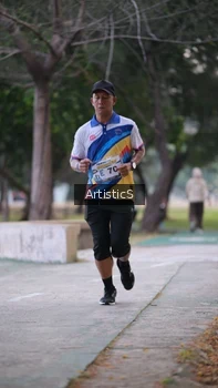 Runner Photo 4323404