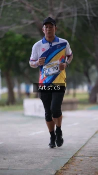Runner Photo 4323405