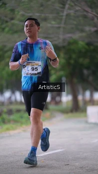 Runner Photo 4323406
