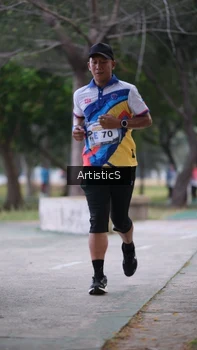 Runner Photo 4323411