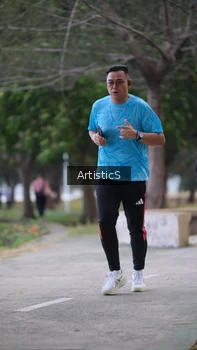 Runner Photo 4323416