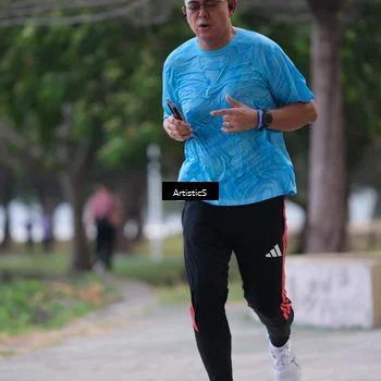 Runner Photo 4323418