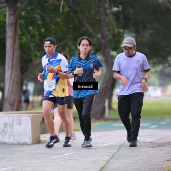 Runner Photo 4323423