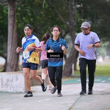 Runner Photo 4323426