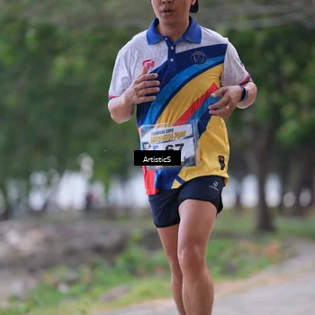 Runner Photo 4323429