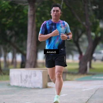 Runner Photo 4323435