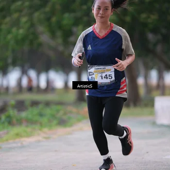 Runner Photo 4323459