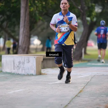 Runner Photo 4323488