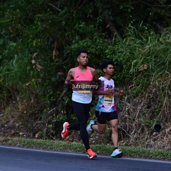 Runner Photo 4323491