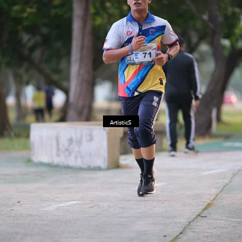Runner Photo 4323493