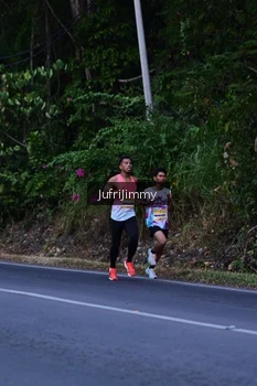 Runner Photo 4323496