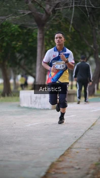 Runner Photo 4323498